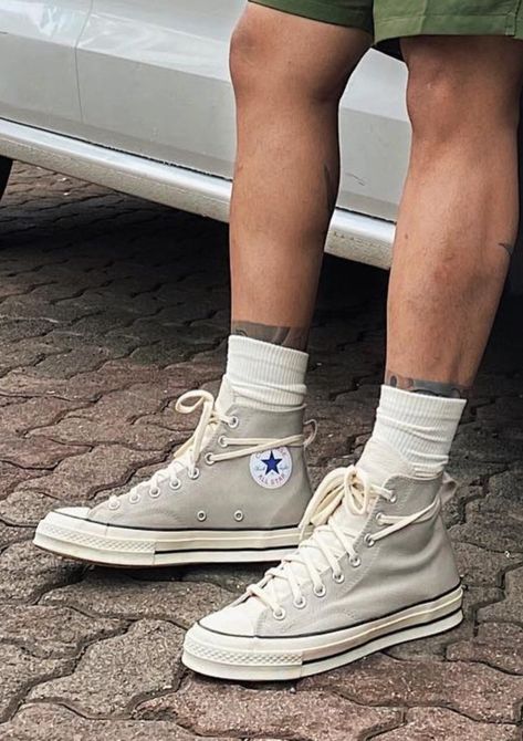 Shoes Men Converse, Men Chuck Taylors Outfit, Grey Converse Outfit Men, Converse Mens Outfits, Converse Men Aesthetic, Aesthetic Sneakers Men, Chucks Outfit Men, Chuck 70s Outfit Men, Chuck Taylor 70s Outfit Men