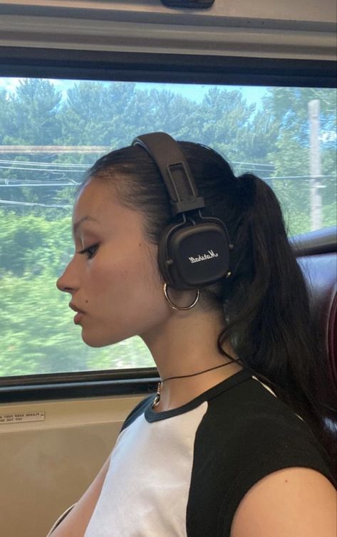 @threemillion on instagram | headphone aesthetic Headphone Outfit, Marshall Headphones, Aquarium Pictures, Headphones Aesthetic, Cute Headphones, Wearing Headphone, Home Hair, Cream Shirt, Instagram Photo Inspiration