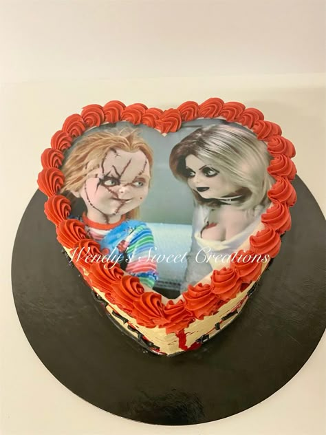 Chucky Cake Ideas, Chucky Birthday Cake, Chucky Themed Birthday Party, Chucky Cake, Horror Cakes, Tiffany Bride Of Chucky, Horror Cake, Scary Cakes, Horror Themed Party