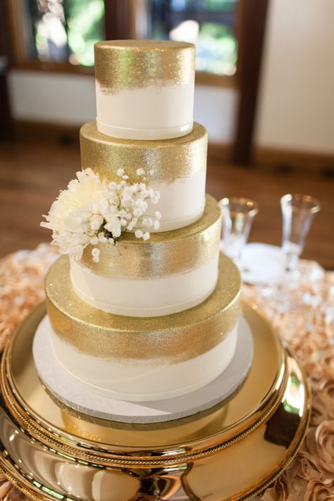 gold wedding cake Cake Dummy, Wedding Cake Simple Elegant, White And Gold Wedding Cake, 50th Anniversary Cakes, White And Gold Wedding, Wedding Anniversary Cakes, Wedding Cakes Elegant, Cake Simple, Napa Valley Wedding