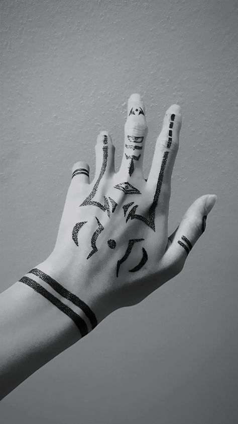 Cool Drawings On Hands Tattoo Ideas, Hand Markings Drawing, Anime Tattoos On Hand, Cute Drawings To Do On Your Hand, Hand Tattoos Sharpie, Sukuna Tattoos Ideas, Hand Pen Tattoo Ideas, Jujutsu Kaisen Hand Tattoo, Jjk Sukuna Tattoo