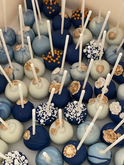 Blue And Gold Cake Pops, Eid Desserts, Blue And Gold Cake, Gold Cake Pops, Cake Pop Decorating, Desserts Healthy, Blue Desserts, Elegant Birthday Cakes, Elegant Birthday