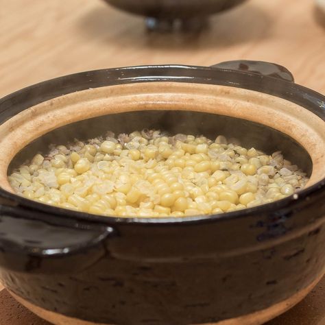 Tomorokoshi Gohan Corn rice is one of my favorite summer dishes to make. It's simple and full of summer flavors. I like to cook with my cold-infused Kombu and Shiitake Mushroom Dashi, so I just let the dashi infuse half-day to overnight in the fridge and it's ready to use. This dish is completely vegan, but you can cook with your choice of other stock (kombu & bonito dashi, chicken stock, etc.), too. For this recipe, I also added a packet of 16 Multi Mixed Grains (it's so good), but if you woul Corn Rice, Summer Flavors, Dishes To Make, Japanese Rice, Summer Dishes, Stuffed Mushroom Caps, Japanese Cooking, Shiitake Mushroom, Rice Cakes