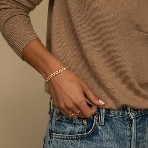 Everyday gold jewelry for the girl-on-the-go Everyday Jewelry Gold, White Gemstones, Cuban Bracelet, Cuban Link Bracelet, Future Engagement Rings, Luxury Aesthetic, Jewelry Lookbook, Gold Plated Bracelets, Cuban Link