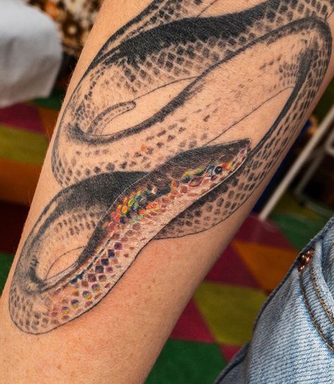 crazy iridescent snake in progress. will be full color eventually:) done @valentinestattoo #tattoo #valentinestattooseattle #shannonperry… Iridescent Tattoo, Illustrative Tattoos, Iridescent Snake, Stick Tattoo, Thigh Tat, Snake Tattoos, Black Tattoo Cover Up, Usa Tattoo, Rainbow Snake