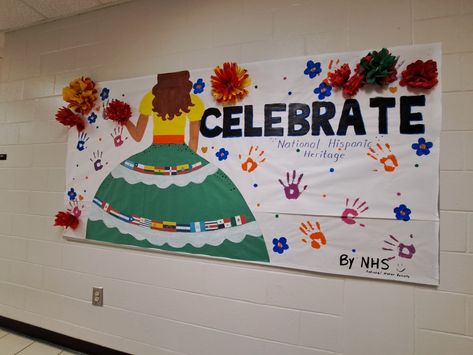 Spanish Bulletin Board Ideas High Schools, Spanish Heritage Month Bulletin Board, Spa Crafts, Heritage Month Bulletin Board, Hispanic Heritage Month Bulletin Board, Halloween Door Decorations Classroom, Hispanic Heritage Month Crafts, Hispanic Heritage Month Activities, Spanish Education