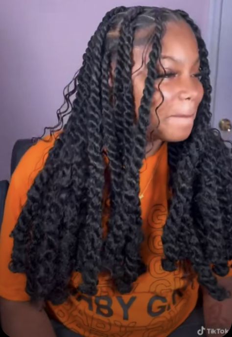 Butterfly Locs Medium Length, Twists Black Women, Short Locs Hairstyles, Faux Locs Hairstyles, Cute Braided Hairstyles, Dyed Hair Inspiration, Braided Cornrow Hairstyles, Pelo Afro, Protective Hairstyles Braids