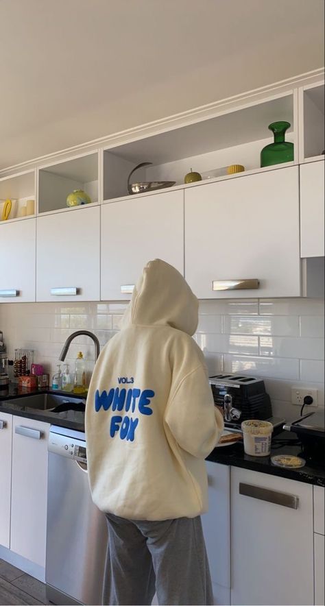 White Fox Hoodie, Beach Hoodies, Fox Hoodie, Wishlist 2024, Cherry Bomb, Shooting Photo, Winter Fits, Hoodie Outfit, 가을 패션