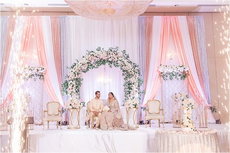 Pastel Wedding Background, Wedding Stage Design Outdoor, Pakistani Wedding Stage, Knox College, Backdrop Inspiration, Small Stage, Indian Wedding Decorations Receptions, Engagement Stage Decoration, Pastel Pink Weddings