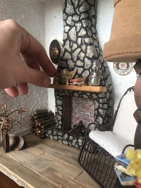 Dough Sculpture, Mini Fireplace, Doll Diorama, Mini Craft, Diy Fireplace, Miniature Diy, Miniatures Tutorials, Room Box, Fireplace Wall