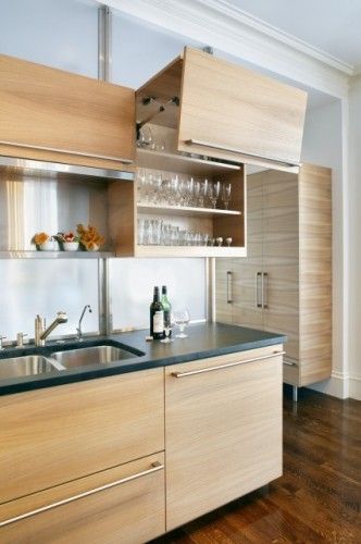 modern kitchen by LDa Architecture & Interiors Kitchen Styling Modern, Wooden Kitchen Cabinets, Kitchen Cabinet Trends, Upper Kitchen Cabinets, Kitchen Cupboard Doors, Kitchen Cabinets Decor, Kitchen Storage Solutions, Kitchen Cabinet Doors, Modern Kitchen Cabinets