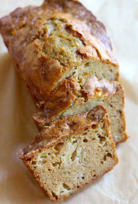 Apple Zucchini Bread Sweet Zucchini Bread, Zucchini Apple Bread, Apple Zucchini Bread Recipes, Zucchini And Apple Bread, Best Zucchini Bread Recipe, Zucchini Apple Loaf, Apple Sauce Zucchini Bread, Zuchinis Bread Recipe With Applesauce, Apple Zucchini Bread 12 Tomatoes