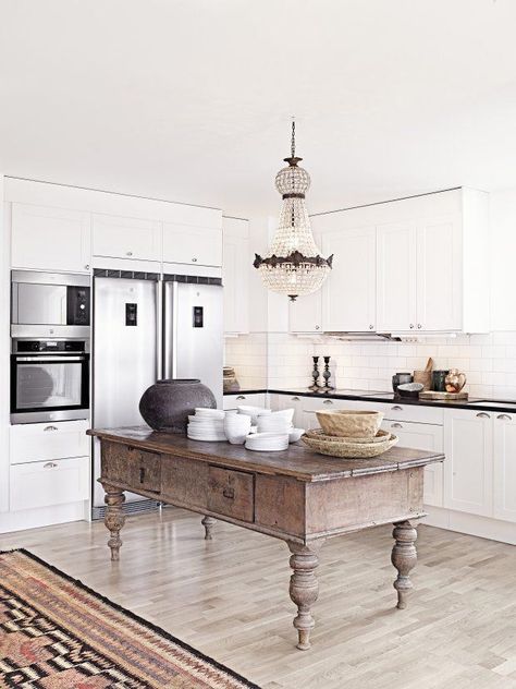 Lovely rustic antique kitchen island Any cabinet/table (vintage/antique or otherwise) would work great. Feet could be added for more height Antique Kitchen Island, Farmhouse Kitchen Island, Antique Kitchen, Kitchen Upgrades, Island Ideas, Farmhouse Style Kitchen, Old Kitchen, Decor Minimalist, Beautiful Kitchens