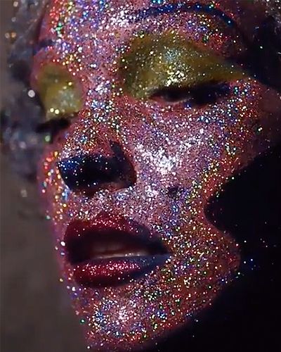 Marylin Monroe glitter makeup by Senior MAC Cosmetics artist Fatima T. Full Body Glitter Photoshoot, Dish Photography, Messy Glitter Makeup Aesthetic, Glitter Editorial Photography, Crystal Eye Makeup, 90s Body Glitter, Daring Makeup, Raver Costume, Glitter Editorial Makeup