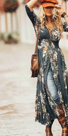 Trendy Boho Outfits, Vetement Hippie Chic, Trendy Outfits Boho, Dresses Casual Boho, Stile Boho Chic, Look Boho Chic, Mode Hippie, Walking Down The Street, Estilo Hippie