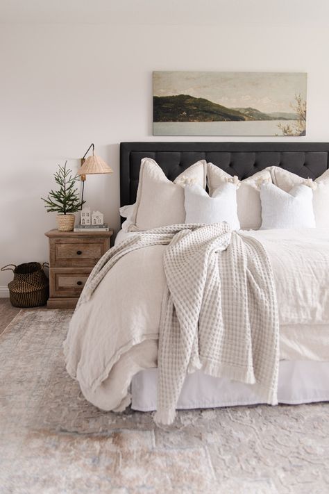 Simple Ideas for Decorating Above a Bed - Full Hearted Home Serena And Lily Bedding, Throw Pillow Combinations, Luxury Coastal, Coastal Bedding, Serena And Lily, Bedroom Retreat, Bedroom Styles, Bedroom Inspo, Cozy Christmas