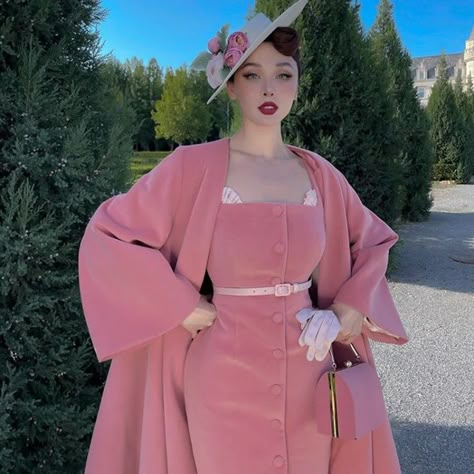 Wiggle Dress, Pink Outfits, 1950s Fashion, Mode Vintage, Elegant Outfit, Straw Hat, Classy Outfits, Elegant Dresses, Aesthetic Clothes