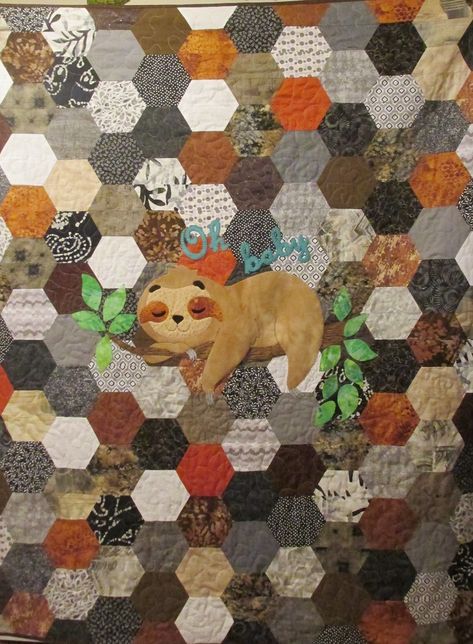 Sloth Quilt Pattern Free, Sloth Quilt, Baby Sloth, Quilt Baby, Grey Baby, Quilt Patterns Free, Animal Dolls, Baby Quilt, Quilt Ideas