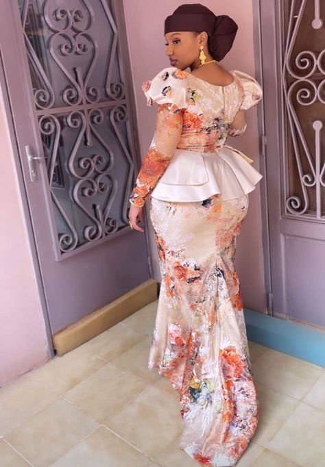 Damask Dress Styles, Damask Dress Styles Nigeria, Adire Dress, African Bridal Dress, Damask Dress, Ladies Dress Hats, African Traditional Wear, Short African Dresses, African Dresses Modern