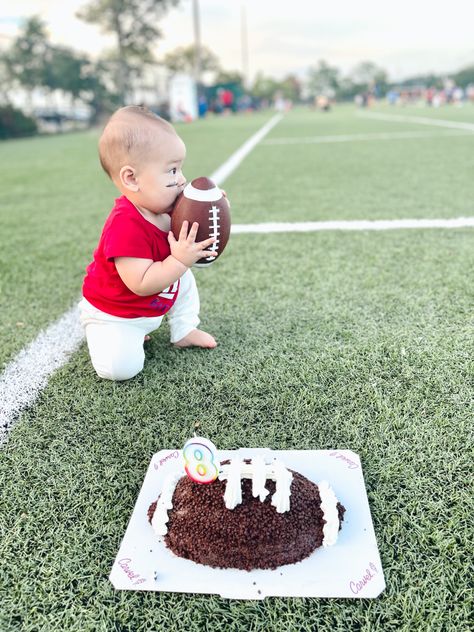 Baby boy football outfit Football Cake Smash Session, Baby Boy Football, Baby Cake Smash, Football Cake, First Down, Football Baby, Cake Smash Photos, Football Field, Football Boys