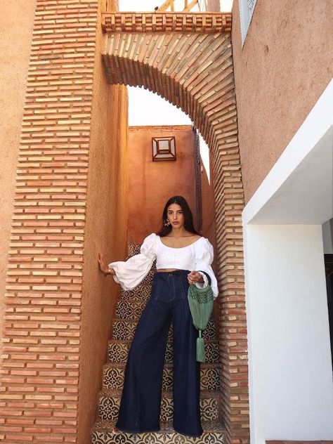 Morocco Clothing, Dark Washed Jeans Outfit, Morocco Travel Outfit, Moroccan Outfit, Marrakech Style, Morocco Fashion, Morocco Style, Runway Trends, Denim Trends