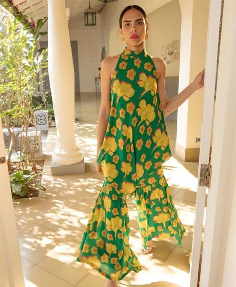 Flower Print Outfit, Haldi Outfit Ideas, वेस्टर्न ड्रेस, House Of Masaba, Flower Print Clothes, डिजाइनर कपड़े, Co Ords Outfits, Haldi Outfit, Yellow Flower Print