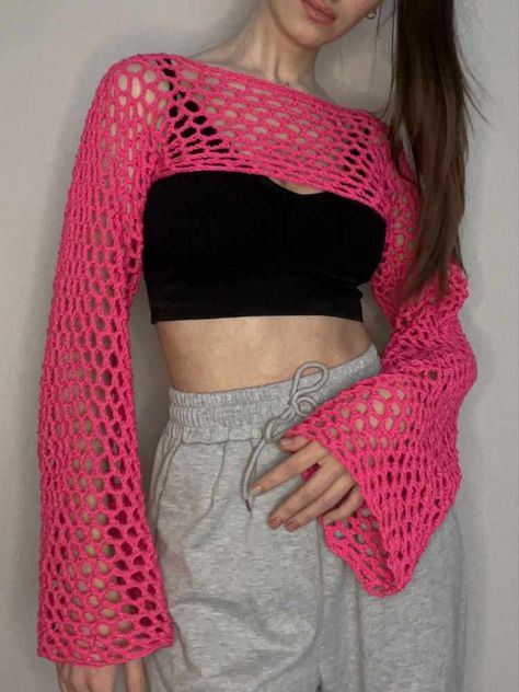 Pink Crochet Top Outfit, Pink Vibe, Crochet Sweater Dress, Crochet Patterns Filet, Crochet Top Outfit, Clothes Tutorial, Crochet Pants, Mode Crochet, Crochet Ladies Tops