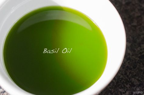 Dipping Oil, Basil Oil, Ice Bath, Salad Dressing Recipes Homemade, Slotted Spoon, Salad Sauce, Fine Dining Recipes, Broth Recipes, Ice Water