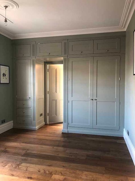 Built In Wardrobe Around Doorway, Cupboard Over Doorway, Closet Over Doorway, Fitted Wardrobe Ideas Master Bedrooms, Wardrobe To Ensuite, Built In Closet Around Doorway, En Suite Wardrobe, Built In Over Doorway, Built In Wardrobe Around Door