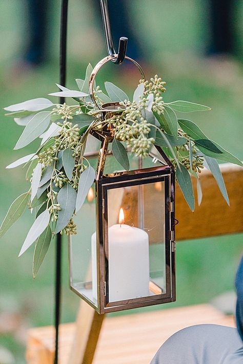 Copper Lanterns Wedding, Wedding Lanterns With Flowers, Boho Lanterns Wedding, Wedding Lanterns Aisle, Small Lantern Centerpieces, Wedding Aisle Lanterns, Simple Lantern Centerpieces, Lantern Aisle Decor, Wedding Lantern Decor