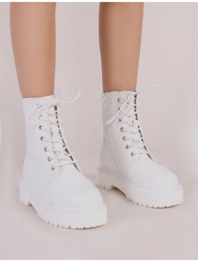 Cravin Lace Up Hiker Ankle Boots in White Haley Dunphy, Sixth Form, Dr Shoes, Public Desire, Soft Aesthetic, Hype Shoes, Aesthetic Shoes, Womens Shoes High Heels, White Boots