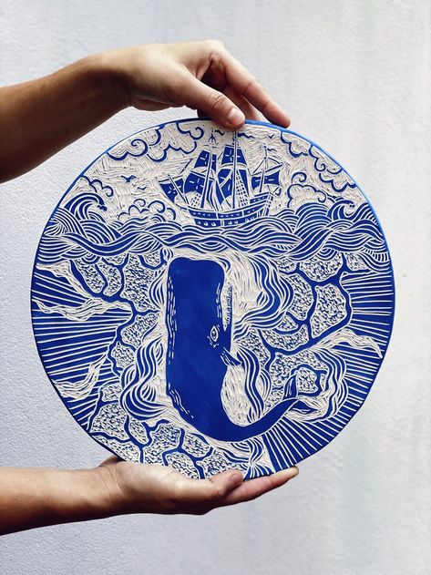 Sgraffito Technique, Ceramic Vessels, Colossal Art, Linocut Art, Keramik Design, Ancient Myths, Italian Pottery, Blue Pottery, Diy Pottery