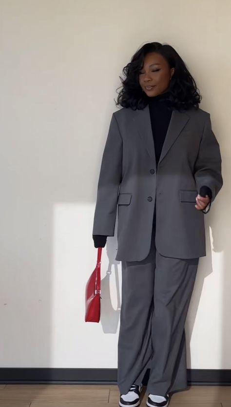 Baggy Corporate Outfits, Working Clothes For Women, Waist Coat Women Outfits, Grey Blazer Outfits For Women, Hijab Work Outfit, Black Women In Suits, Work Outfits Black Women, Corporate Barbie, Haul Ideas