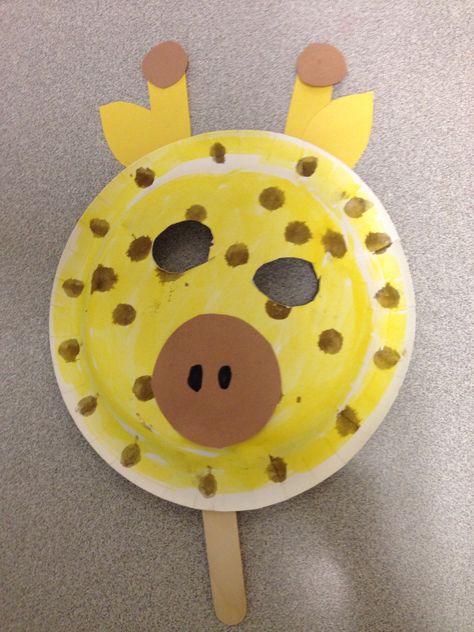 Giraffe mask craft for zoo week. #speech #zoo #giraffe #craft #preschool Giraffe Crafts For Preschool, Giraffe Craft Preschool, Giraffe Activities, Letter Z Crafts, Giraffe Craft, Giraffe Mask, Zoo Animal Activities, Playgroup Ideas, Mask Craft