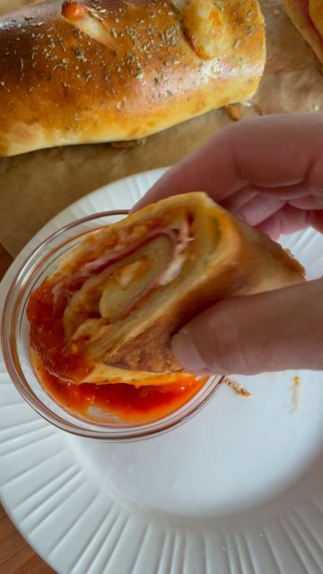 Store Bought Dough, Store Bought Pizza Dough, Pizza Roll Recipe, Salami Pizza, Dinner Sandwiches, Best Appetizer Recipes, Fussy Eaters, Pizza Recipes Homemade, Amish Recipes