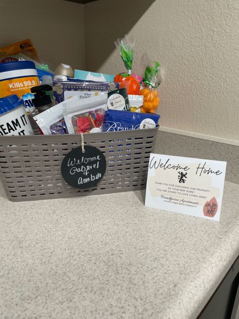 Welcome Home Apartment Gifts, Move In Gift Basket Ideas, Welcome To Your New Home Gift Basket, Welcome Basket For Renters, Welcome New Residents, New Tenant Welcome Gift, Tenant Welcome Basket, Resident Move In Gifts Apartments, Apartment Move In Gifts