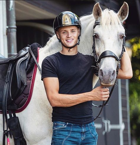 Jesse Drent, Matt Harnacke, Horse Riding, Kid Friendly, Instagram Account, Riding Helmets, Youtubers, Equestrian, My Girl