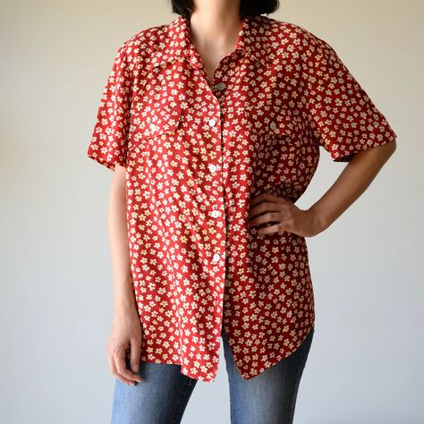 Vintage Short Sleeved Button up Floral Blouse in Deep Red - Etsy Lithuania Flower Print Shirt, Romantic Blouses, Vintage Short, Flowers Print, Floral Vintage, Vintage Shorts, Short Sleeve Button Up, Lithuania, Print Shirt