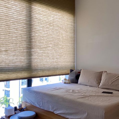 Japanese Blinds Curtains, Japanese Themed Bedroom, Japanese Blinds, Japanese Window, Bus Build, Japanese Living Rooms, Pleated Blinds, Japanese Curtains, Japandi Bedroom