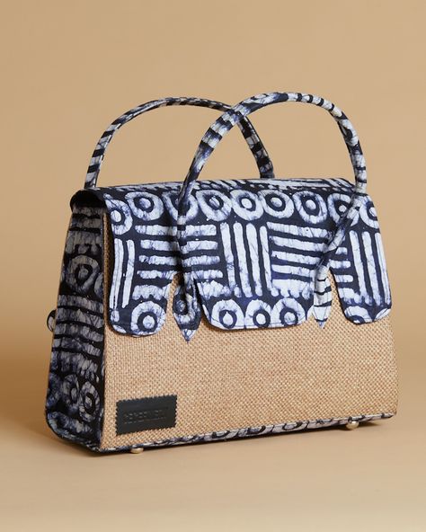 Southwestern Fabric, Canvas Bag Diy, Travel And Work, Boxy Bags, African Bag, Creative Bag, Fabric Dye, Silk Bag, Modern Accessories