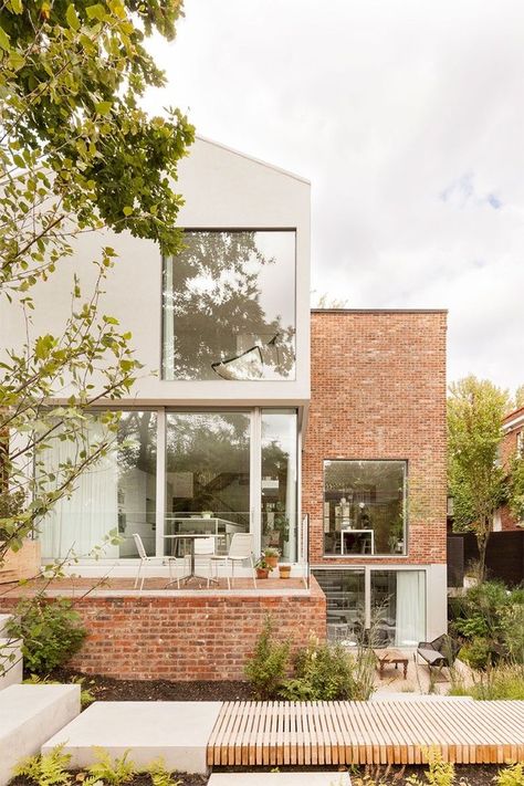 Cool Backyard, White Shutters, Red Brick House, Brick Exterior House, Casa Exterior, Brick Facade, Grand Staircase, House Extensions, Brickwork