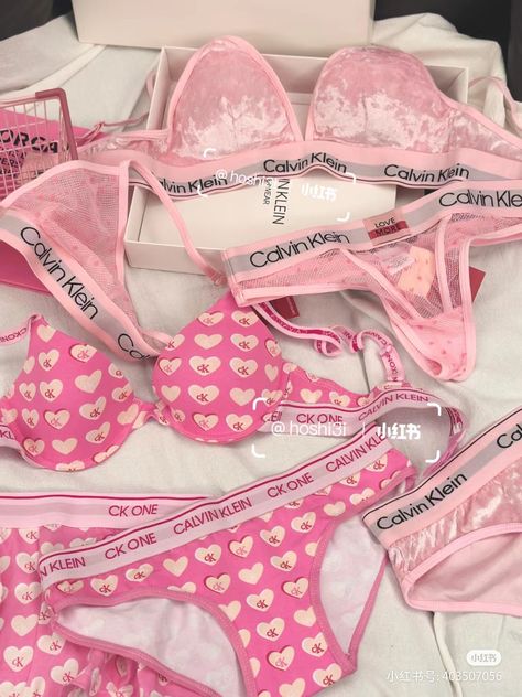 Lingeniere Aesthetic, Victoria Secret Lenceria, Victoria Secrets Intimo, Florida Vacation Outfits, Girly Boss, Calvin Klein Lingerie, Victorias Secret Set, Cute Bras, Fire Fits