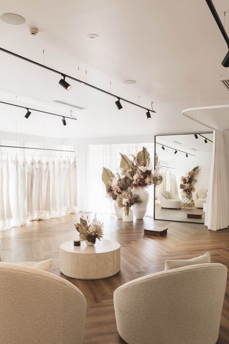 Bridal Shop Interior, Bridal Shop Decor, Bridal Boutique Interior, Romantic Living Room, Bridal Showroom, Clothing Store Interior, Store Design Boutique, Boutique Interior Design, Showroom Interior Design