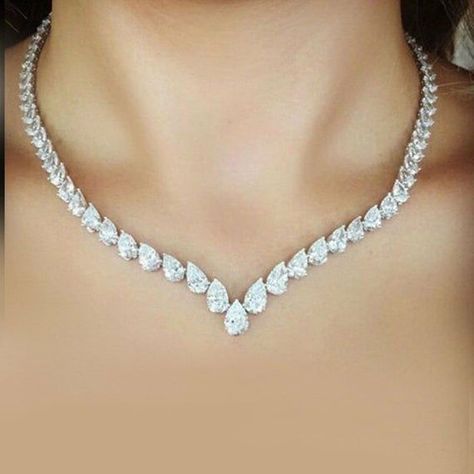 Diamond Necklace Simple, Diamond Tennis Necklace, Diamond Jewelry Necklace, Pear Cut Diamond, Popular Jewelry, Classy Jewelry, Tennis Necklace, Pear Shaped Diamond, Necklace And Earrings