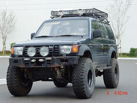 Pajero Off Road, Montero 4x4, Chevy Tracker, Mini Motorhome, Pajero Io, Toyota Trucks, 4x4 Trucks, Mitsubishi Pajero, Offroad Vehicles