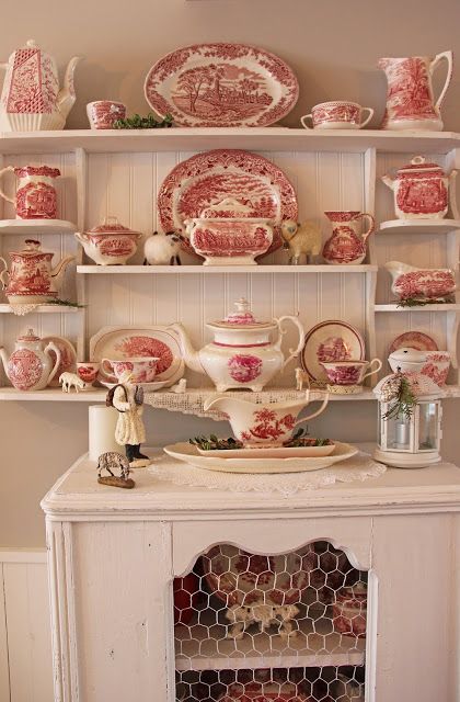 Red Transferware, Red Toile, Santa's Village, Casa Country, Red White Christmas, House Gardens, Red Cottage, Plate Decor, White Dishes