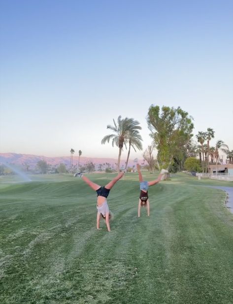 Golf course cartwheels sunset Golf Course Instagram Pictures, Golf Course Pictures, Golf Course Aesthetic, Summer Golf, Insta Photos, Hanging With Friends, Spring Trip, Palm Desert, Summer Friends