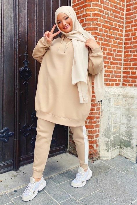 How Hijabis Can Style Active Wear Full Tracksuit Outfit, Hijabi Active Wear, Full Tracksuit, Tracksuit Outfit, Hijab Outfits, Cotton Sweatpants, Long Vests, Classic Coats, Colored Pants