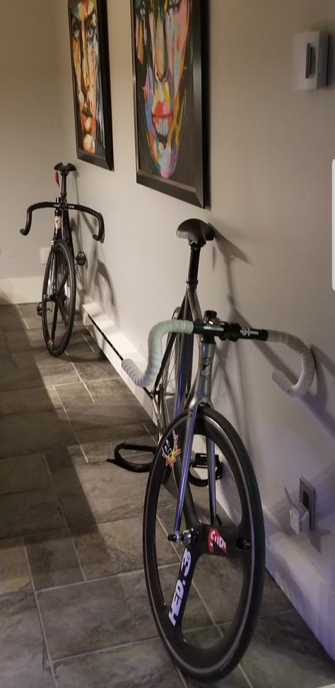 Fixie Bike Aesthetic, Fixie Bike Wallpaper, Road Bike Aesthetic, Cinelli Mash, Xe Bugatti, Bike Swag, Bike Artwork, Urban Bicycle, Bike Aesthetic