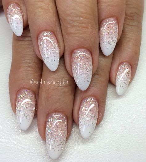 White gradient with glitter Pink Wedding Nails, Wedding Nail Art Design, Unghie Sfumate, White Gradient, Wedding Nails Design, Super Nails, Nail Art Wedding, Bride Nails, Pink Nail